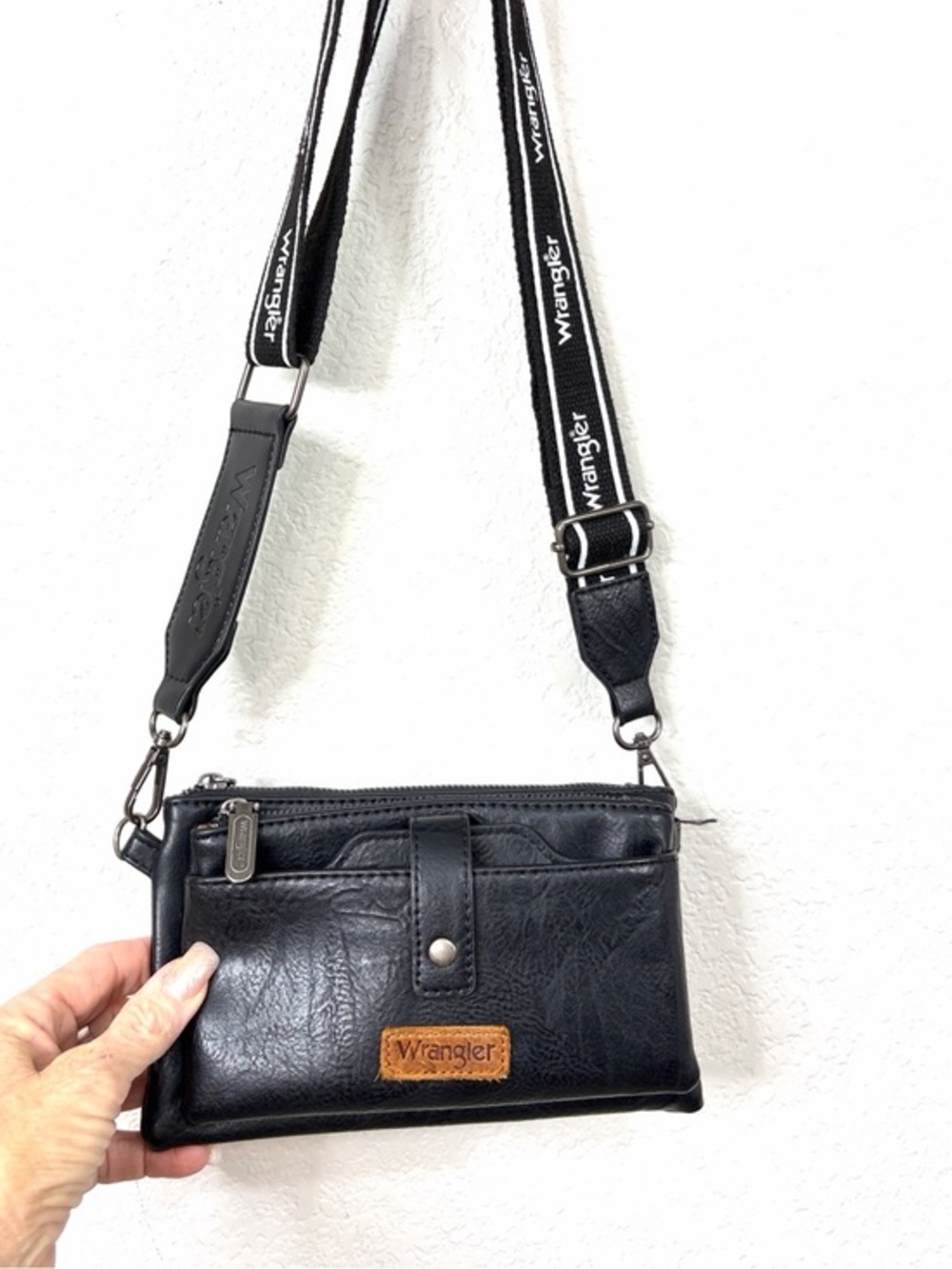 Wrangler Black Crossbody Bag with Branded Strap & Removable Card Wallet Clutch